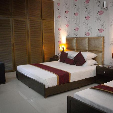 Mall View Hotel Gulberg Lahore Exterior photo